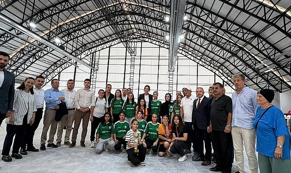 AK Parti Samsun Milletvekili Çiğdem Karaaslan Alaçam'da Sporcularla Buluştu