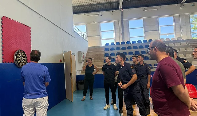 Alaçam'da Emniyet ve Jandarma Ekipleri Dart Turnuvasında Buluştu