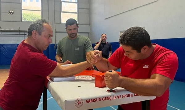 Alaçam'da Kolluk Kuvvetleri Sporda Buluştu