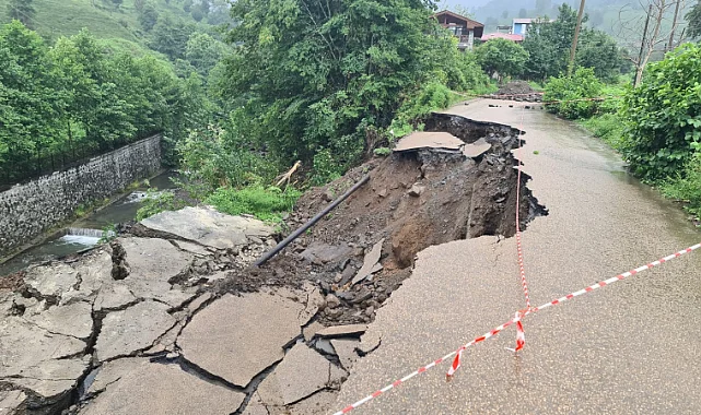 Artvin Kemalpaşa’da Heyelan: 2 Köy Yolu Ulaşıma Kapandı
