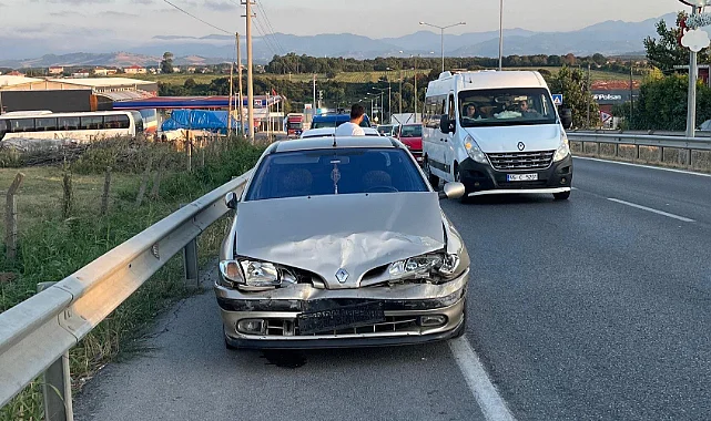 Bafra'da Zincirleme Kaza: 3 Otomobil Birbirine Girdi