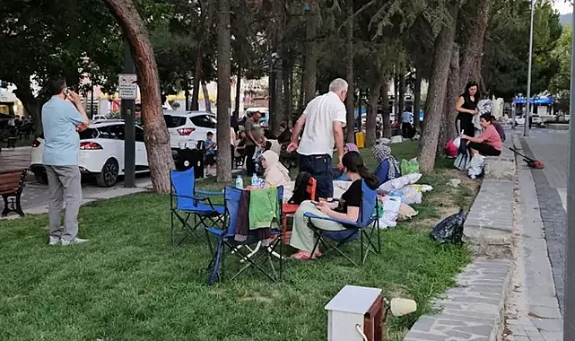 Balıkesir'de Kısa Süreli Panik: Peş Peşe İki Deprem