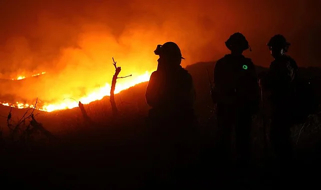 California'daki Yangın Kontrol Altına Alınamıyor, 14 Bin Kişi Risk Altında