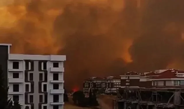 Çanakkale'de Büyük Yangın: Alevler Hastaneye Yaklaştı, Kampüs Tahliye Ediliyor