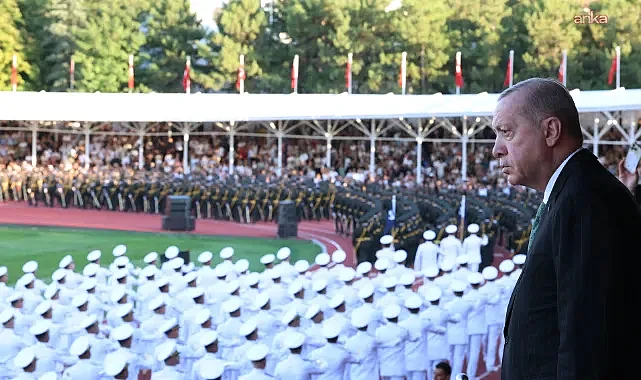 Erdoğan’dan Yeni Teğmenlere Mesaj: Siyasi Prim Kazanmak İsteyenlere Aldırmayın