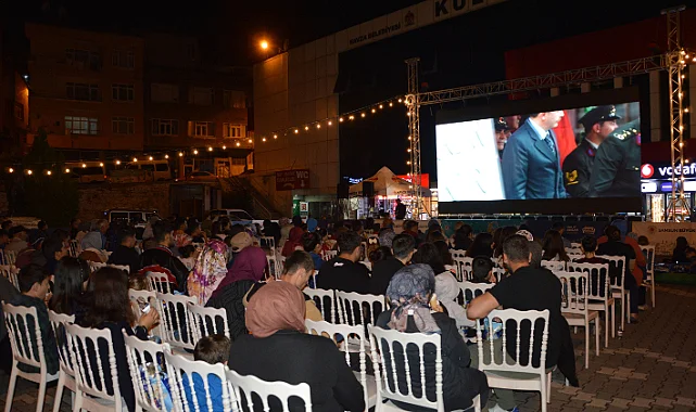 Havza’da Açık Hava Sinema Gecesi: Vatandaşlar Nostalji Yaşadı