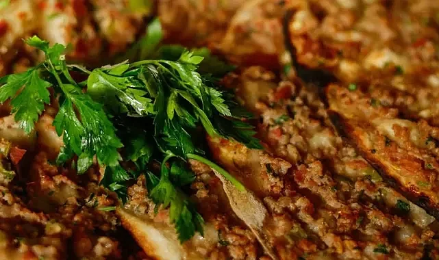 Lahmacun Harcında Kırmızı Et Yerine Sakatat Çıktı