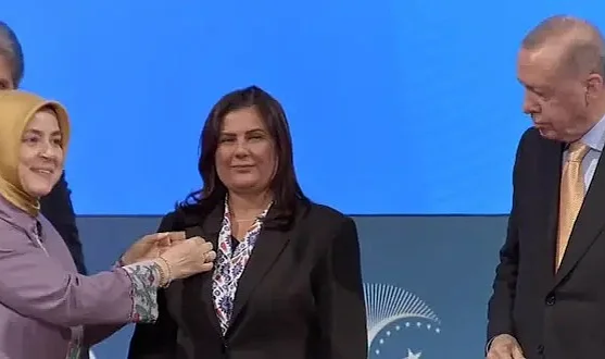 Özlem Çerçioğlu'ndan AK Parti'de İlk Konuşma: Alnım Ak, Başım Dik