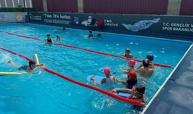 Salıpazarı'nda Yüzme Bilmeyen Kalmasın Projesi Devam Ediyor