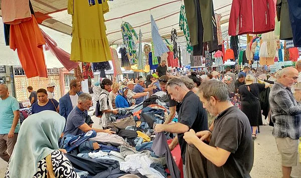 Samsun'da İkinci El Giysi Pazarlarına Büyük İlgi