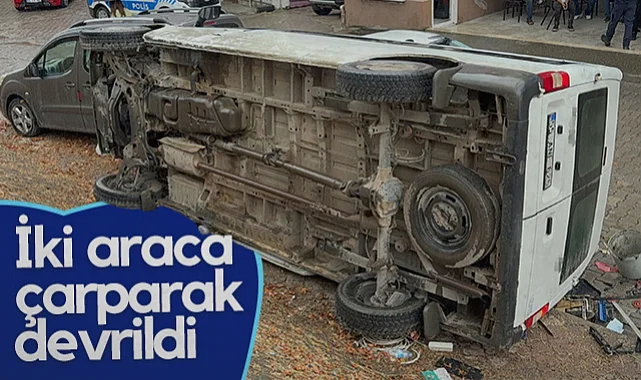 Samsun'da Kaza: Minibüs İki Araca Çarparak Devrildi