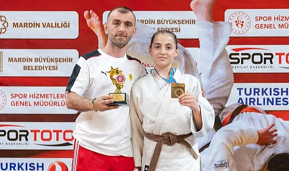 Samsun'un Gururu Aysima Tektaş, Türkiye Şampiyonu Oldu