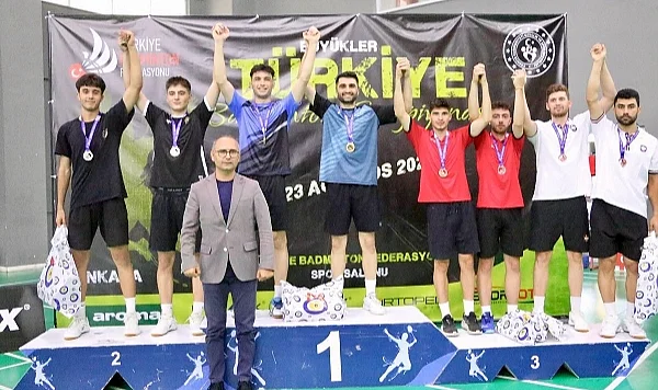 Samsunlu Badmintonculardan Türkiye Şampiyonluğu