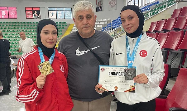 Samsunlu Karateciler Rize'de Madalyaları Topladı