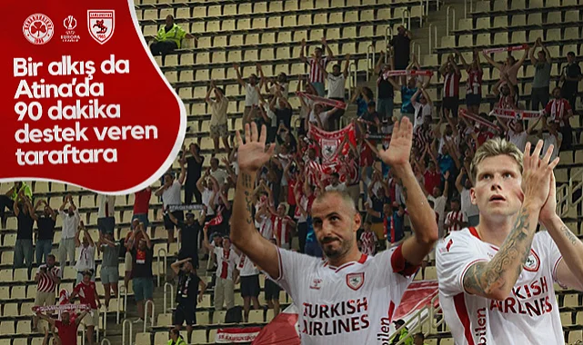 Samsunspor Atina'da Maç Sonrası Taraftarına Koştu