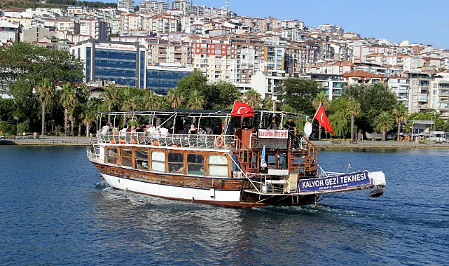 Sinop'ta Gezi Tekneleri Turistleri Mutlu Ediyor