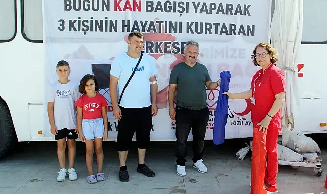 Sinop’ta Kan Bağışına Kamp Sandalyesi Hediyesi