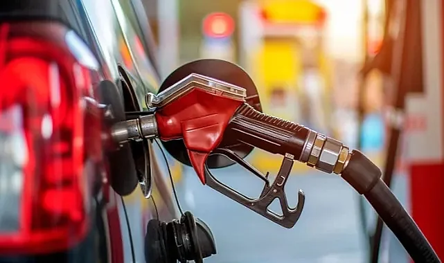 Sürücülere 30 Ağustos Sürprizi: Motorine Beklenen Zam Gelmedi