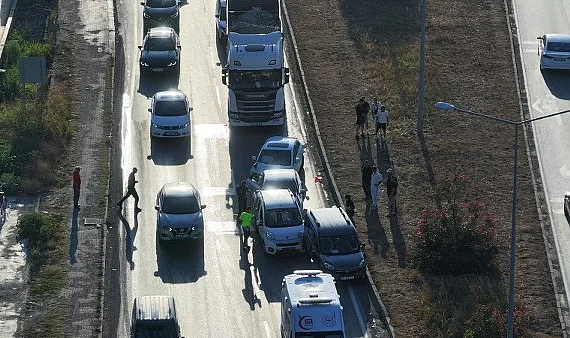 Terme'de 5 Aracın Karıştığı Kaza Yolu Kapattı