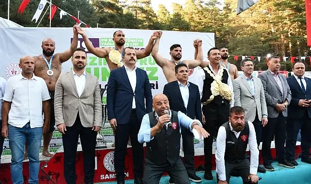 Vezirköprü’de Kunduz Yağlı Güreşleri’nin Başpehlivanı Feyzullah Öztürk Oldu