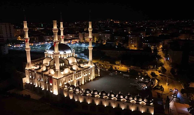 Bugün Kandil Mi? Mevlid Kandili Tarihi Belli Oldu