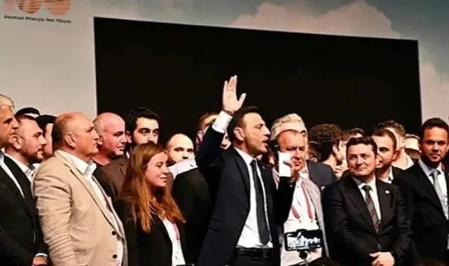 CHP’de Olağanüstü Kongre İçin Delegelerin İmzası Toplandı