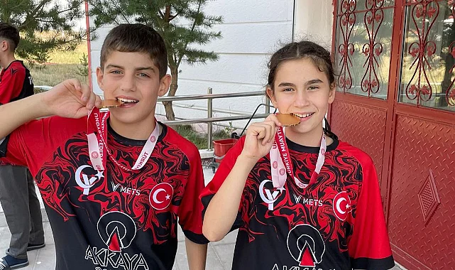 Cihan Yurt'un Sporcuları Şampiyonaya Damga Vurdu