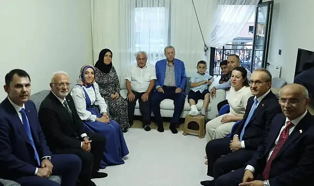 Cumhurbaşkanı Erdoğan, Malatya’da Depremzede Aileyi Ziyaret Etti