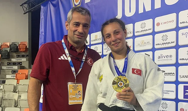 Ecem Baysuğ Slovakya'yı Salladı