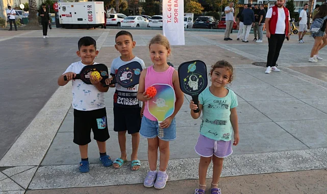 Festival Renkli Görüntülere Sahne Oldu