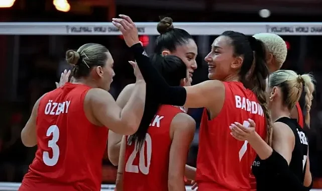 Filenin Sultanları Çeyrek Finale Set Vermeden Yükseldi