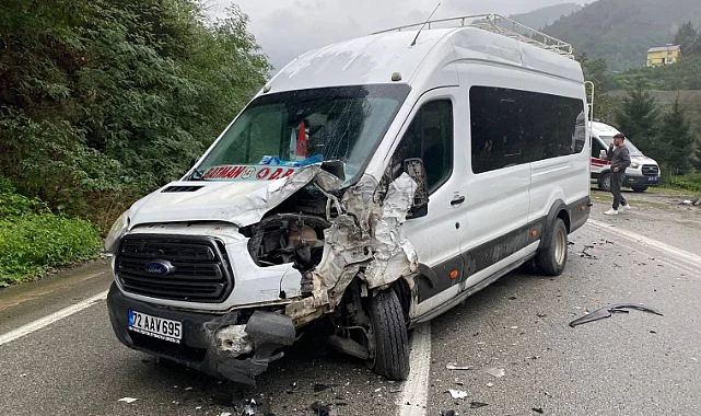 Giresun’da Minibüs Kazası: 10 Tarım İşçisi Yaralandı