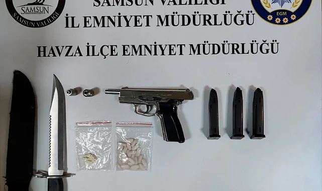 Polisten Nokta Operasyon! Havza'da Bir Eve Yapılan Baskında Silah Ve Uyuşturucu Çıktı!