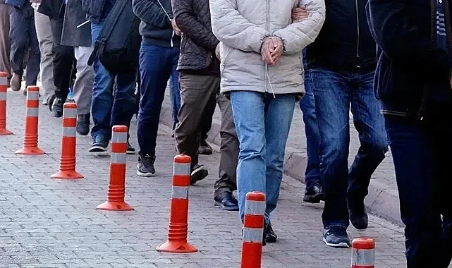 Kırmızı Bültenle Aranan 9 Kişi Türkiye’ye İade Edildi