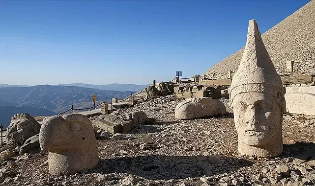 Nemrut Dağı'nda Turizm Patlaması: 7 Yılda 1 Milyon 38 Bin Ziyaretç