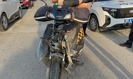 Samsun'da Kediye Çarpmamak İçin Yavaşlayan Otomobile Motosiklet Çarptı