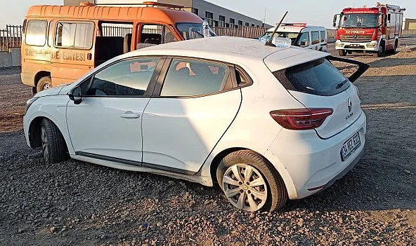 Samsun'da Minibüs İle Otomobil Çarpıştı: Biri Ağır 3 Yaralı