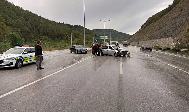 Samsun Kavak’ta İki Otomobil Çarpıştı: 2 Yaralı