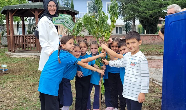 Tekkeköy'de Minik Öğrenciler Toprakla Buluştu
