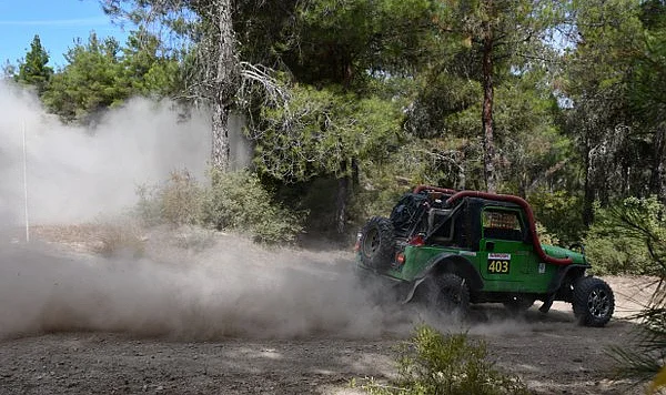 Vezirköprü'de Off-Road Heyecanı Zirvede: Orman Etabı Nefes Kesti