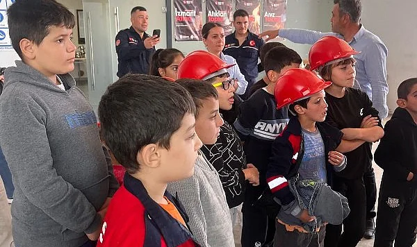 Vezirköprü'de Özel Öğrencilere İtfaiye Güvenliği Eğitimi
