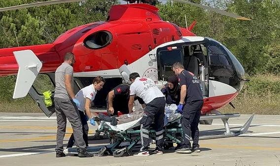 Vezirköprü'de Yaşlı Adamın Yardımına Ambulans Helikopter Yetişti
