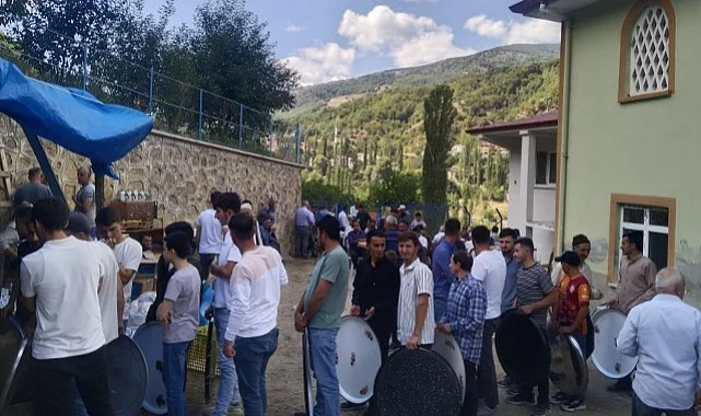 Samsun Sarıdibek'te Mevlid-i Nebi Coşkusu: Mahalle Halkı Buluştu
