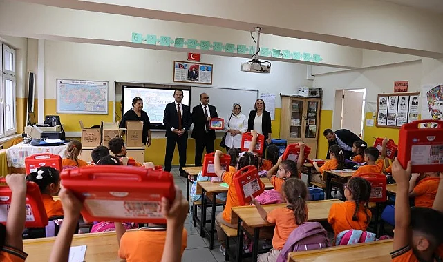 YEDAŞ’tan 5 İlde 4 Bin Öğrenciye Boyama Seti Desteği