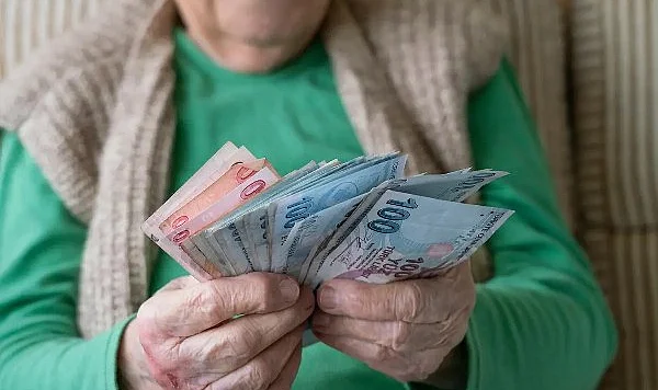 1 Milyon Emekliye Kötü Haber: Kimlerin Borcu Maaşından Düşülecek?
