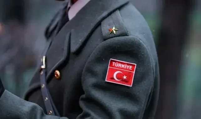 10 Kasım Tartışması Sonrası İhraç Edilmişti: Teğmen Göreve İade Edildi