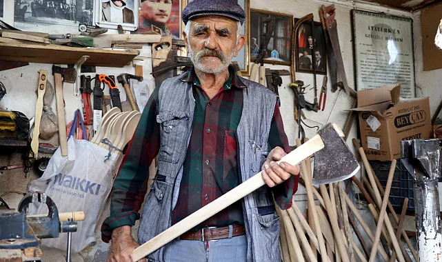 70 Yaşından Sonra Atölye Açtı: Kazma, Kürek ve Balta Sapı Yapıyor: Sapçı Pala Derler Bana
