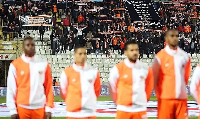 Adanaspor Kafilesi Lokantada Rehin Kaldı: Hesabı Teknik Direktör Ödedi