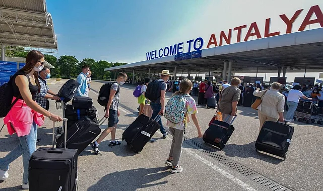 Antalya'da Hava Yoluyla Gelen Yabancı Turist Sayısı 16 Milyonu Aştı!
