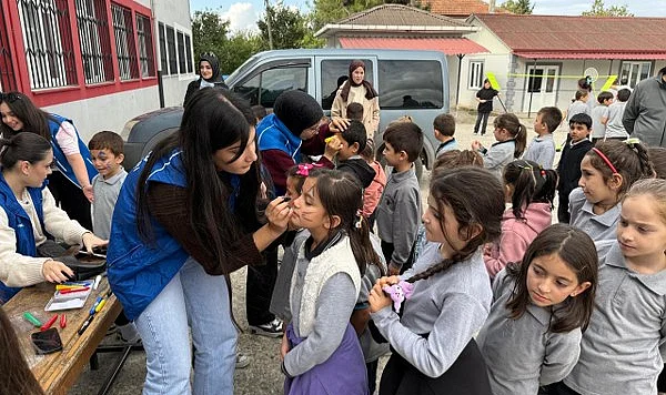Bafra Gençlik Merkezi'nden Kelikler Köy Okuluna Ziyaret